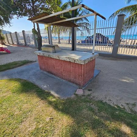 Steps From Foxwoods- Beachfront Retreat With Pools San Juan Exterior foto